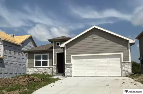 11306 Portage Cir, Papillion, NE 68046