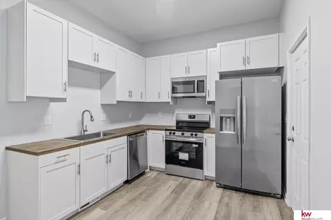 2321 N 45 St, Omaha, NE 68104