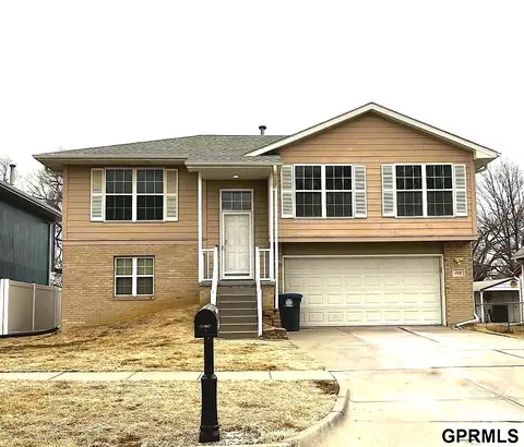 1320 8th Ave, Council Bluffs, IA 51501