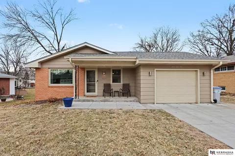 4041 S 37th St, Lincoln, NE 68506