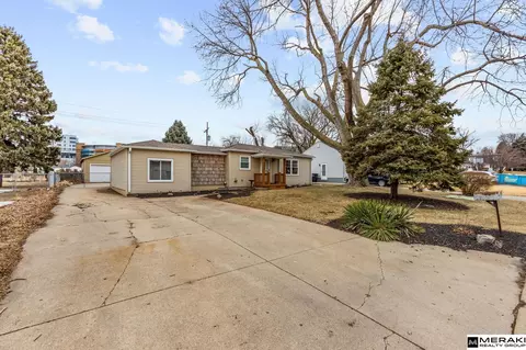 8335 California St, Omaha, NE 68114