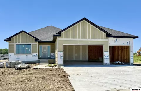 2205 S 96 St, Lincoln, NE 68520