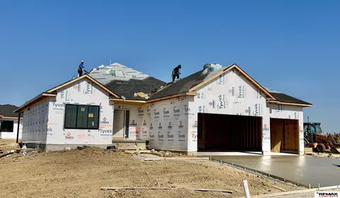 2205 S 96 St, Lincoln, NE 68520