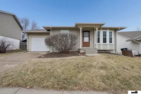 13636 W St, Omaha, NE 68137