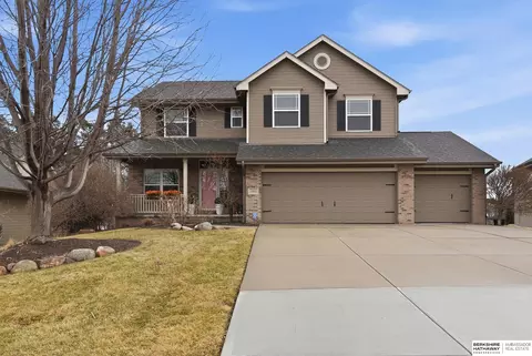 15937 Grebe St, Bennington, NE 68007