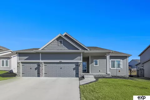 13511 S 50 St, Papillion, NE 68133