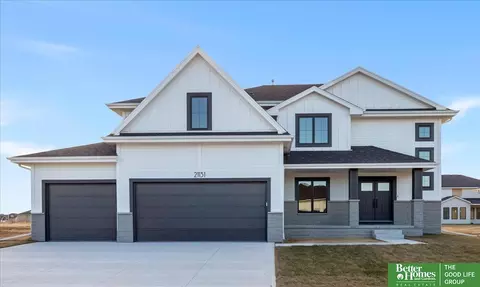 5709 N 198th St, Bennington, NE 68007