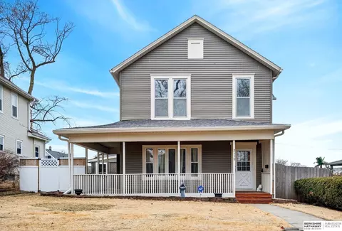 2110 S 33rd St, Omaha, NE 68104