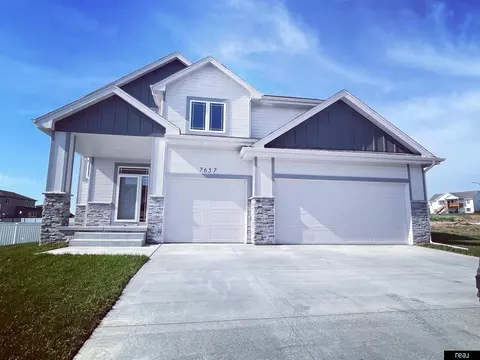 11513 S 116 St, Papillion, NE 68133