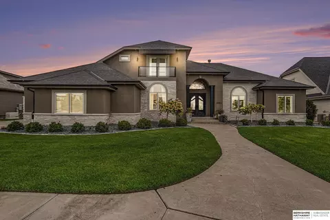 5903 N 294th Cir, Valley, NE 68064