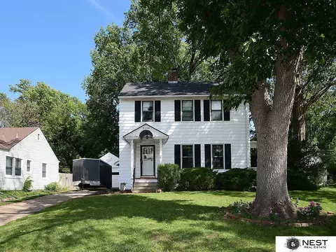 2140 S 33 St, Lincoln, NE 68506