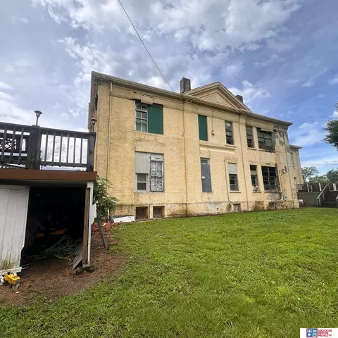 Exterior - 1418 High St, Beatrice, NE 68310 photo 3 of 6