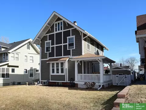 2211 Hanscom Blvd, Omaha, NE 68105