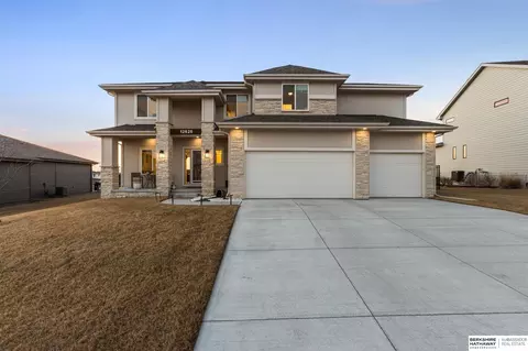 12626 Carpenter St, Papillion, NE 68138