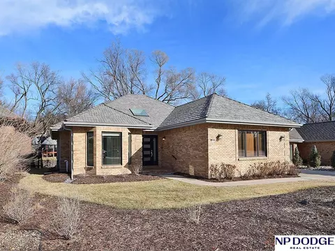 11342 Pine St, Omaha, NE 68144