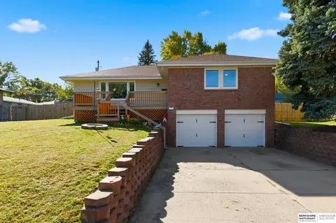 509 W Perry St, Papillion, NE 68046