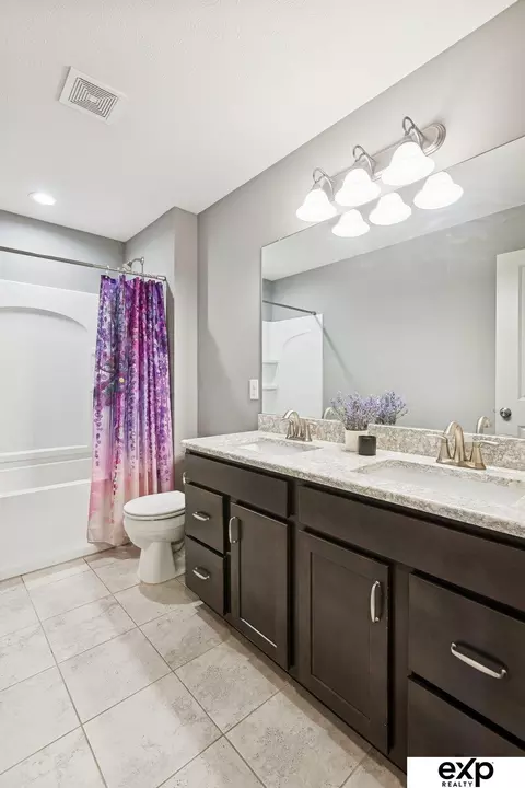 Bath - 8010 S 184 Ter, Omaha, NE 68136 photo 5 of 5