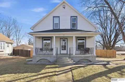 100 N Cedar St, Hooper, NE 68031