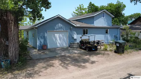 35 E Sandy Ridge Rd, Columbus, NE 68601