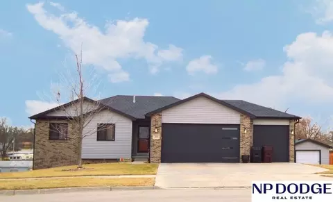 315 Wenzel Cir, Eagle, NE 68347