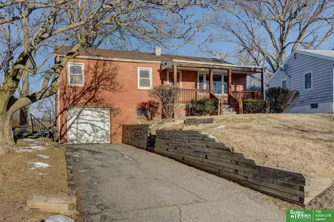 5824 Larimore Ave, Omaha, NE 68104