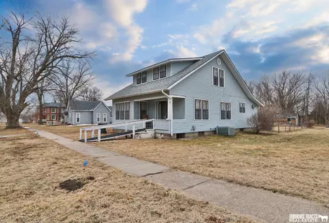 304 Eldon St, Talmage, NE 68448 photo 2