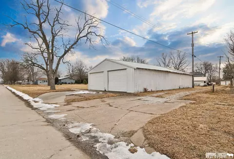 304 Eldon St, Talmage, NE 68448 photo 8