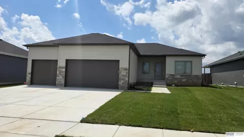 731 W 24th Cir, Wahoo, NE 68066