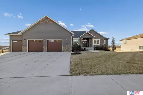 302 S Blackburn Ave, York, NE 68467