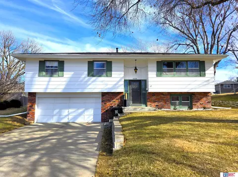 2324 N 74th St, Lincoln, NE 68507