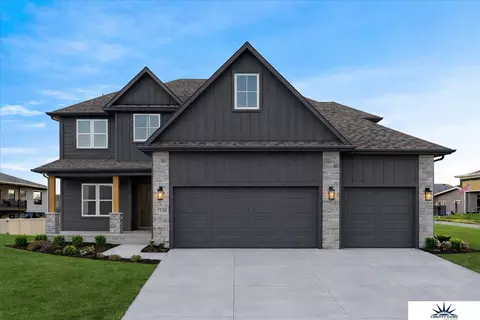 19914 Weir St, Omaha, NE 68135