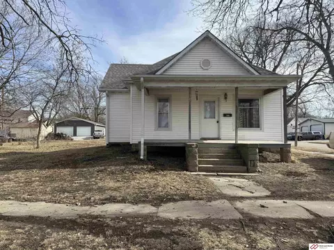 706 Juniper St, Crete, NE 68333
