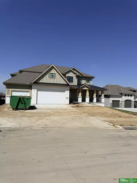 19060 Laquinta Cir, Omaha, NE 68136