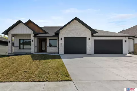 6510 S 90th St, Lincoln, NE 68526