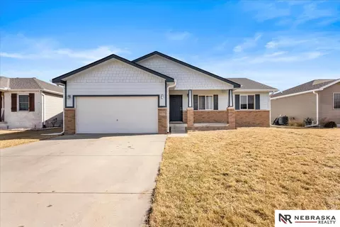 10830 Northloch St, Waverly, NE 68462