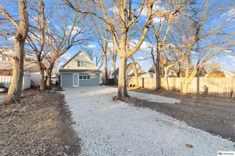 3719 X St, Omaha, NE 68107