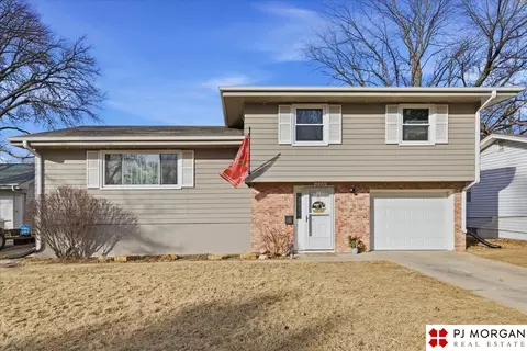 12224 N St, Omaha, NE 68137