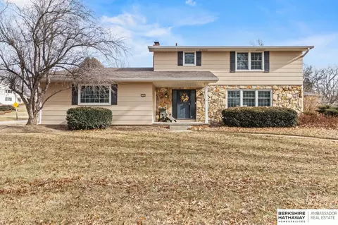 2305 Royal Wood Dr, Omaha, NE 68144