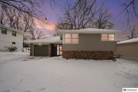 9551 Taylor St, Omaha, NE 68134