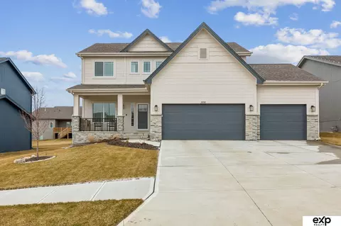 16908 Curtis Ave, Omaha, NE 68116