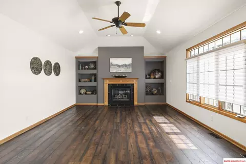 Living - 101 Belvedere Ave, Beatrice, NE 68310 photo 6 of 9