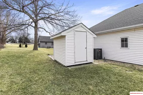 Exterior - 101 Belvedere Ave, Beatrice, NE 68310 photo 4 of 4