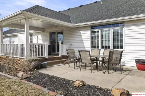 Exterior - 101 Belvedere Ave, Beatrice, NE 68310 photo 3 of 4