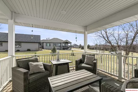 Exterior - 101 Belvedere Ave, Beatrice, NE 68310 photo 2 of 4