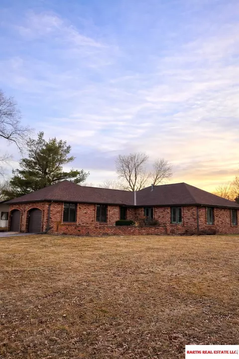 2423 Lincoln St, Beatrice, NE 68310