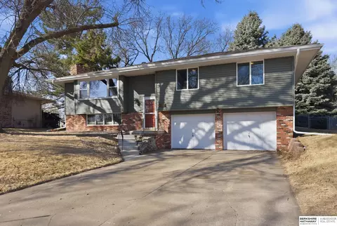 4008 N 93rd St, Omaha, NE 68134