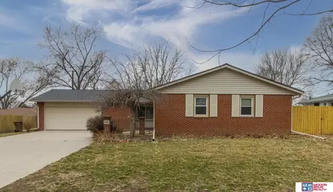 4221 S 36th St, Lincoln, NE 68506