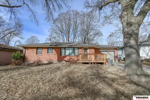 411 Skyway Rd, Lincoln, NE 68505