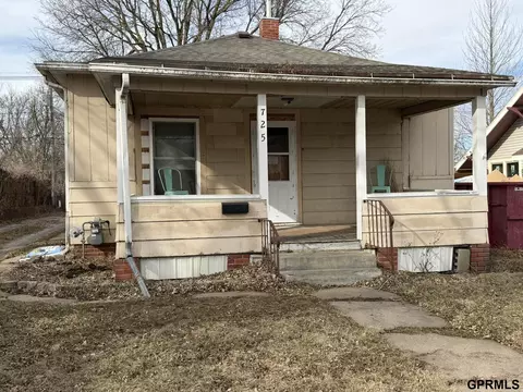 725 N 6th St, Seward, NE 68434