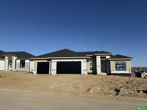 10709 S 219th Ave, Gretna, NE 68028